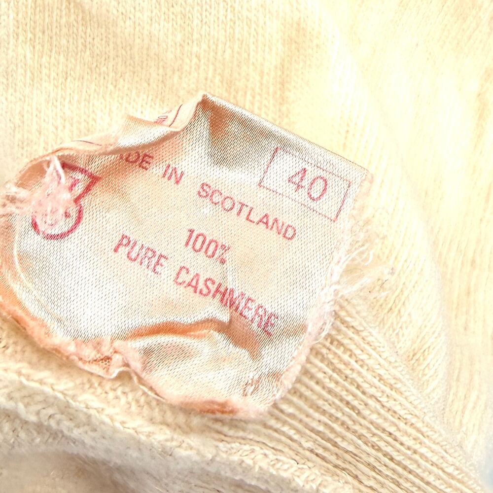Vintage 70s Pringle of Scotland Cream 100% Cashmere Mock Neck Zip Back Sweater - Picture 4 of 7